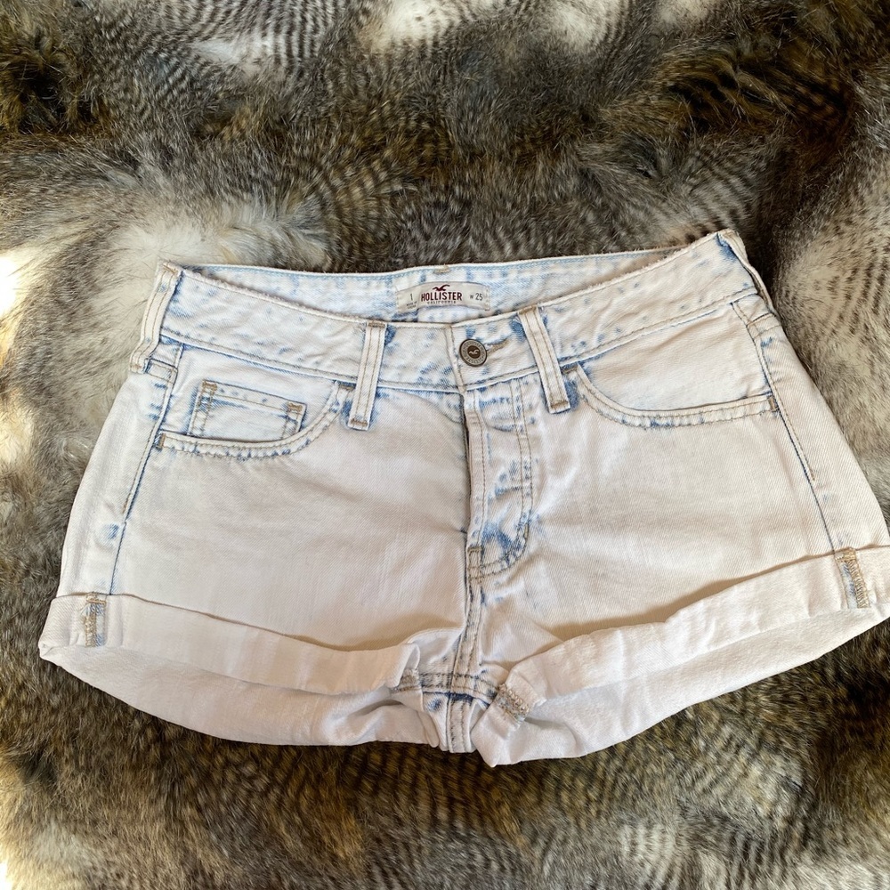 NWOT Hollister Bleached denim Jean short  1 w25